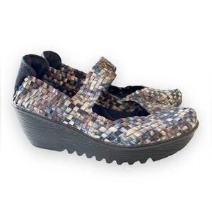 Bernie Mev Cleopatra Woven Wedges Women’s Size 41 EU Basketweave Earth Tones EUC